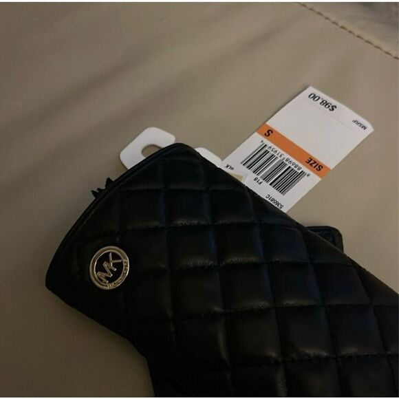 MICHAEL | MICHAEL KORS | black quilted gloves NWT $98 - Picture 7 of 7
